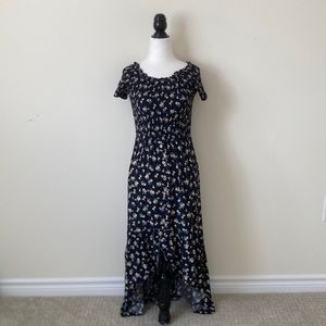 Suzy Shier Maxi Floral Dress Size Small